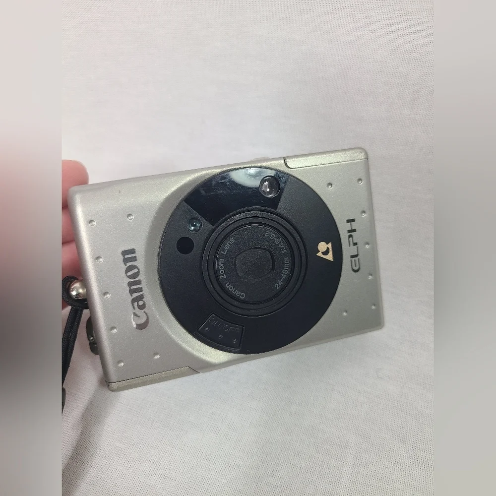 Vintage Canon ELPH APS Point and Shoot Film Camera 24-48mm Zoom-Read Description - Picture 3 of 8